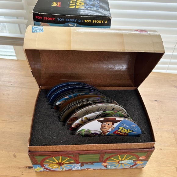 Toy Story: Ultimate Toybox 3-Movie Collection Blu-ray/DVD Combo + Digital Copy - Picture 1 of 13